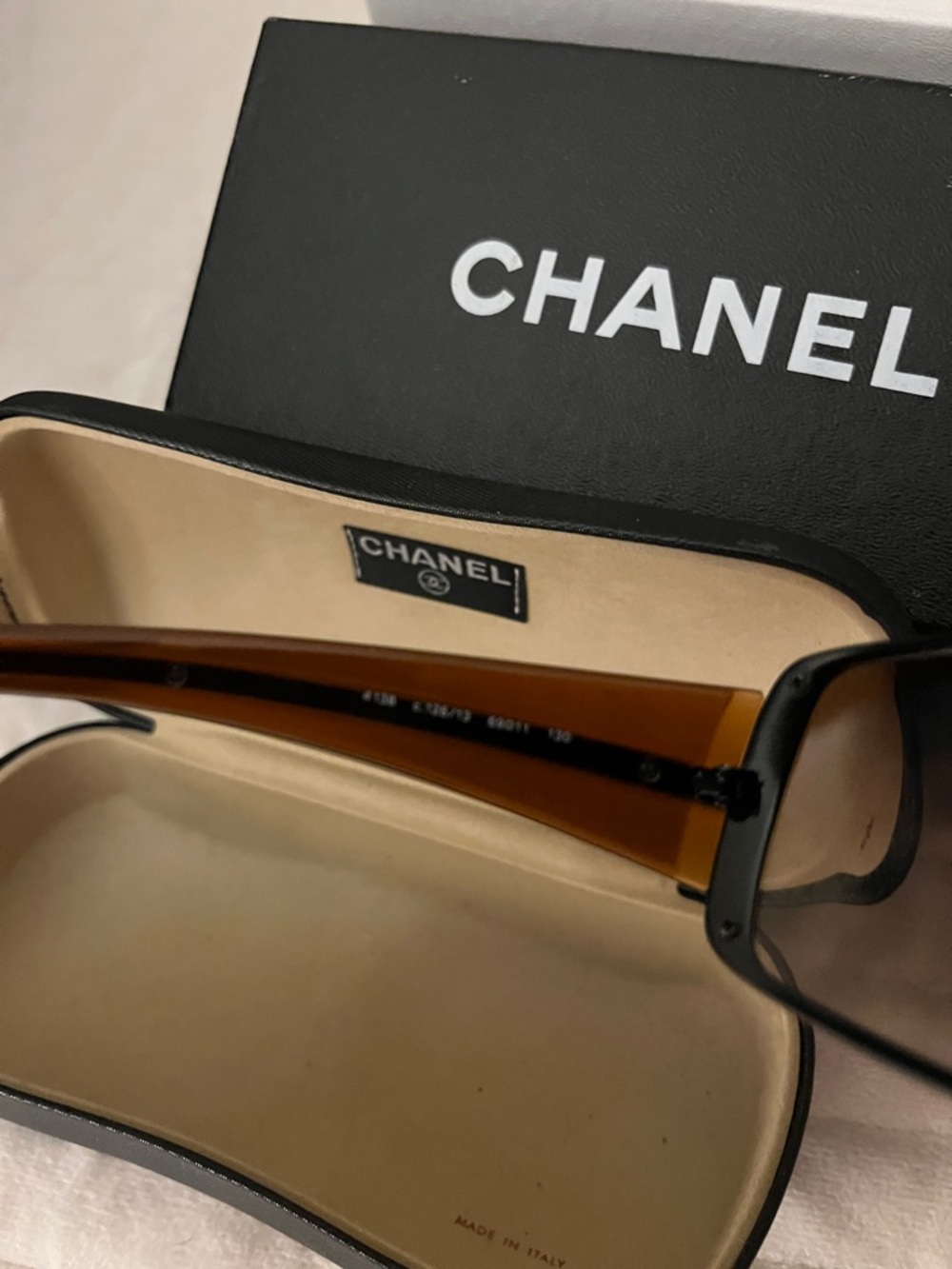 🚩FINAL markdown! CHANEL Black Frame with Brown Gradient Lenses Sunglasses - Picture 7 of 15